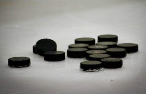 US beats Sweden 3-2 to finish world junior group play 4-0