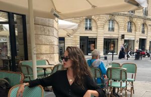 The French-Girl Way to Wear White Jeans for Fall