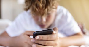 Warning claims social media apps track users with Precise Location