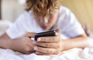 Warning claims social media apps track users with Precise Location