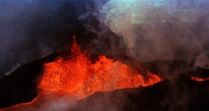 Hawaii’s Big Island gets warning as huge volcano rumbles