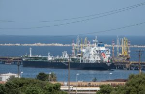 Allies aim for risky Russian oil price cap as winter nears