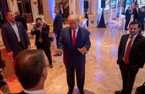 Trump Turns Up Nose at Twitter After Musk Restores His Banned Account