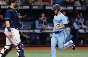 MLB tender deadline: Bellinger, Voit among 83 players cut