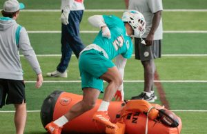 AP source: Dolphins, Bradley Chubb agree on 5-year extension