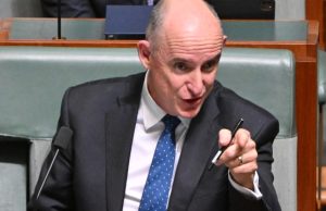 Stuart Robert faces a widening investigation: Did he write that strange note to try to get out of it?