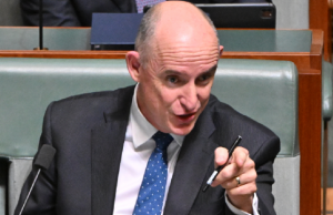 Stuart Robert ducks question about offshore business