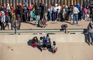 Migrants headed for border on original Title 42 expiration date