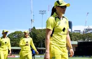 Megan Schutt takes 5-15 as Australia romps to T20 win over Pakistan