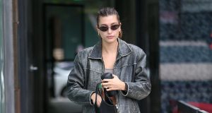 8 Things Celebs Aren’t Wearing With Leggings as Much and 8 They Are