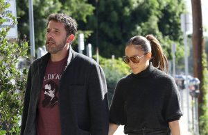 Jennifer Aniston and J.Lo Both Wore the Denim Trend I’m Replacing Skinnies With