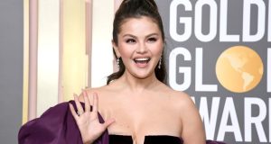 Selena Gomez’s Golden Globes Mani Is the Perfect Glam Take on Nude Nails